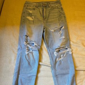American Eagle, highest rise mom jean - size 10